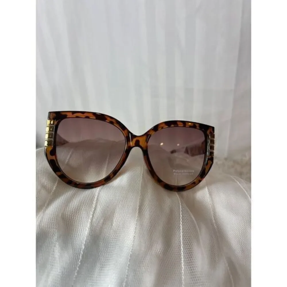 So Purrsuasive Cat Eye Frame Fashion Sunglasses‎ Tortoise